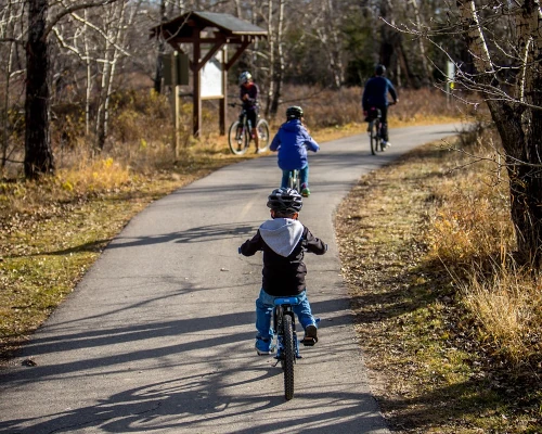 balade vélo en forêt famille enfants