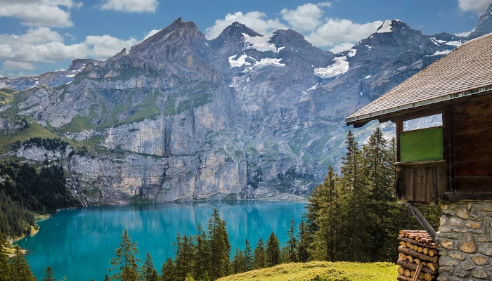 cabane vue sur lac